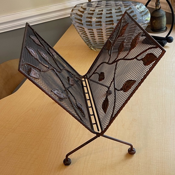Mid Century Magazine Rack - Picture 5 of 5